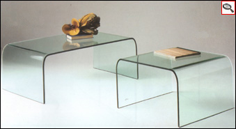 Table basse en verre bombé.