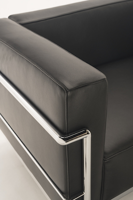 Close-up replacement kit: Le Corbusier - Grand Mod&egrave;le (LC3) 2-seater sofa.
