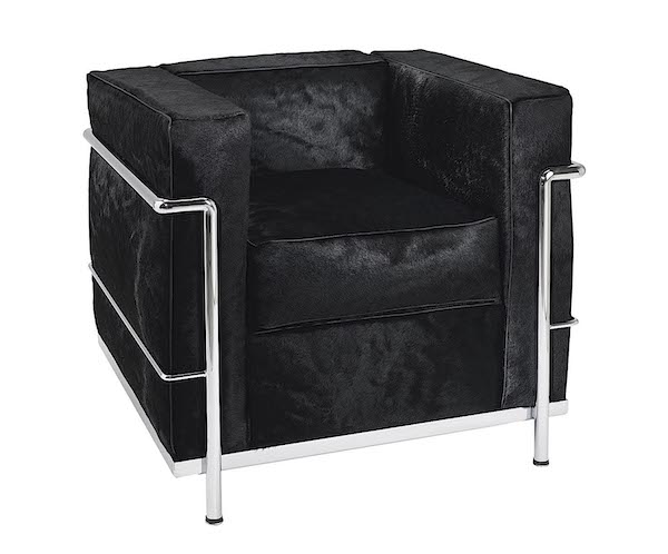 Poltrona Grand Confort Petit Mod&eacute;le in "Pony" nero.