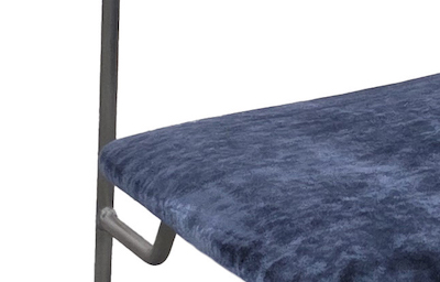 Sedia Coslin, omaggio a Georges Coslin: dettaglio seduta in velluto.