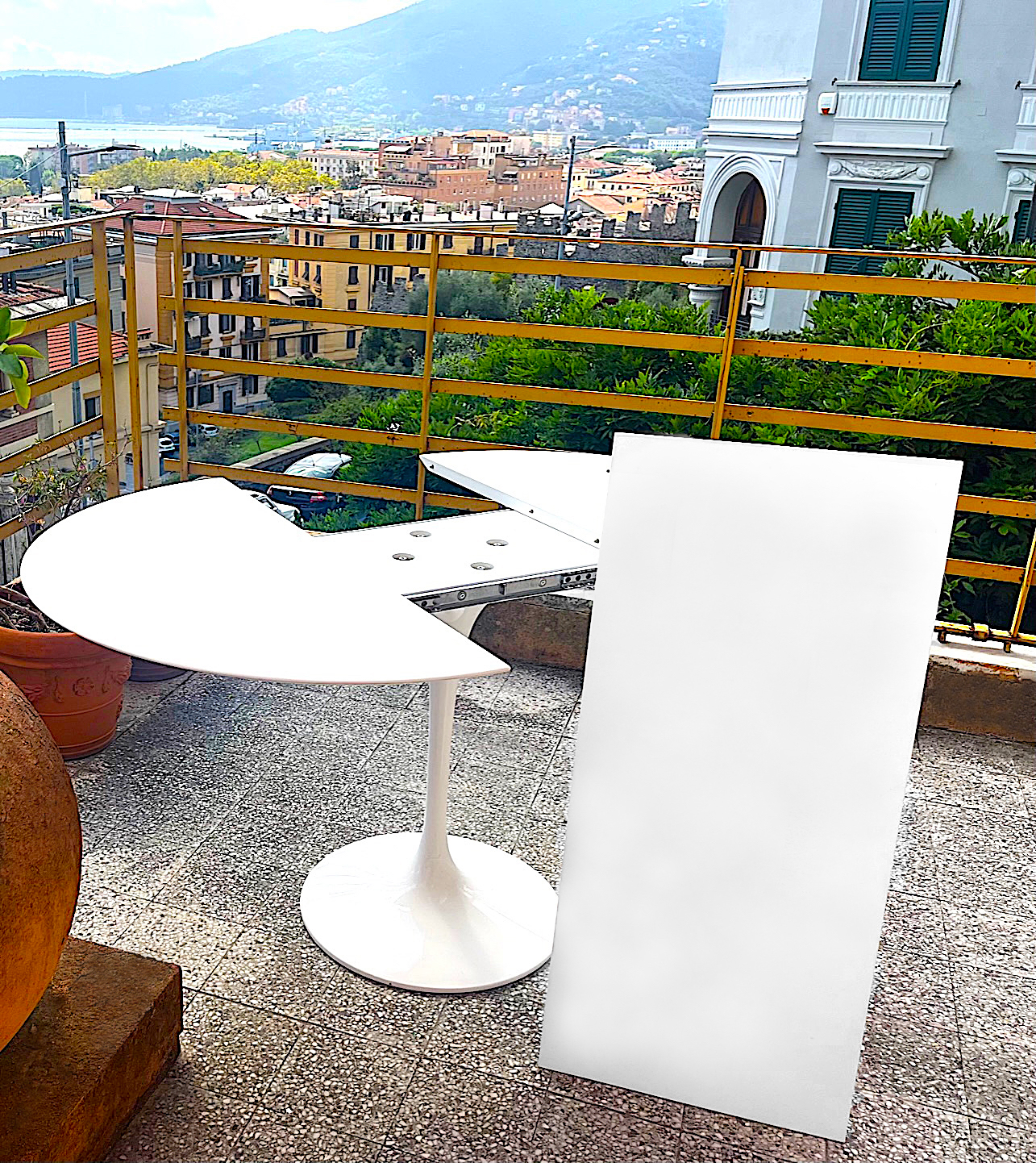 Table Tulip, version de dehor - Hommage à Eero Saarinen.
