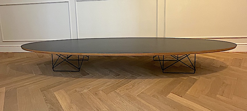 Elliptical Table provenant d'une exposition - Charles Eames.