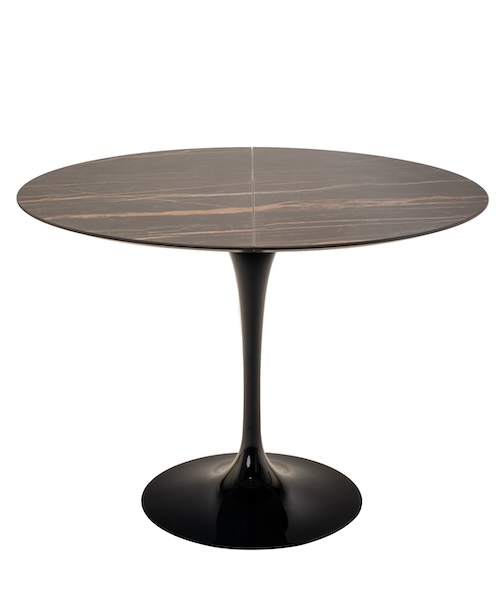 Extendable Tulip Table with ceramic top - des. Eero Saarinen.