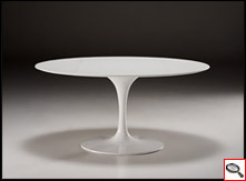 Tulip table with laminate top, design by Eero Saarinen.