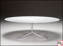 Florence Table dessinée par Florence Knoll - plateau en marbre blanc de Carrara