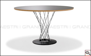 Tavolo Cyclone, disegnato da Isamu Noguchi.