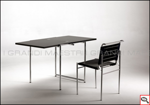 Table Jean, dessinee par Eileen Gray.